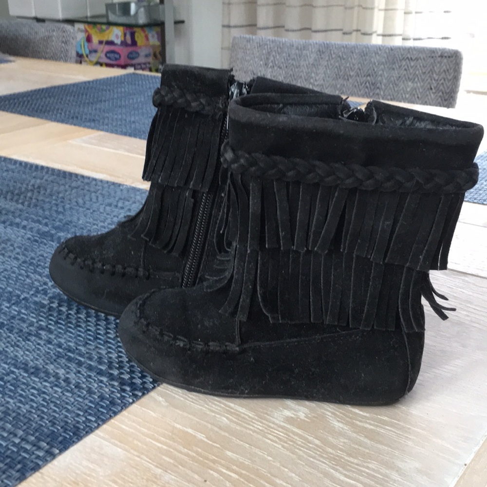 Toddler 8 suede fringed boots